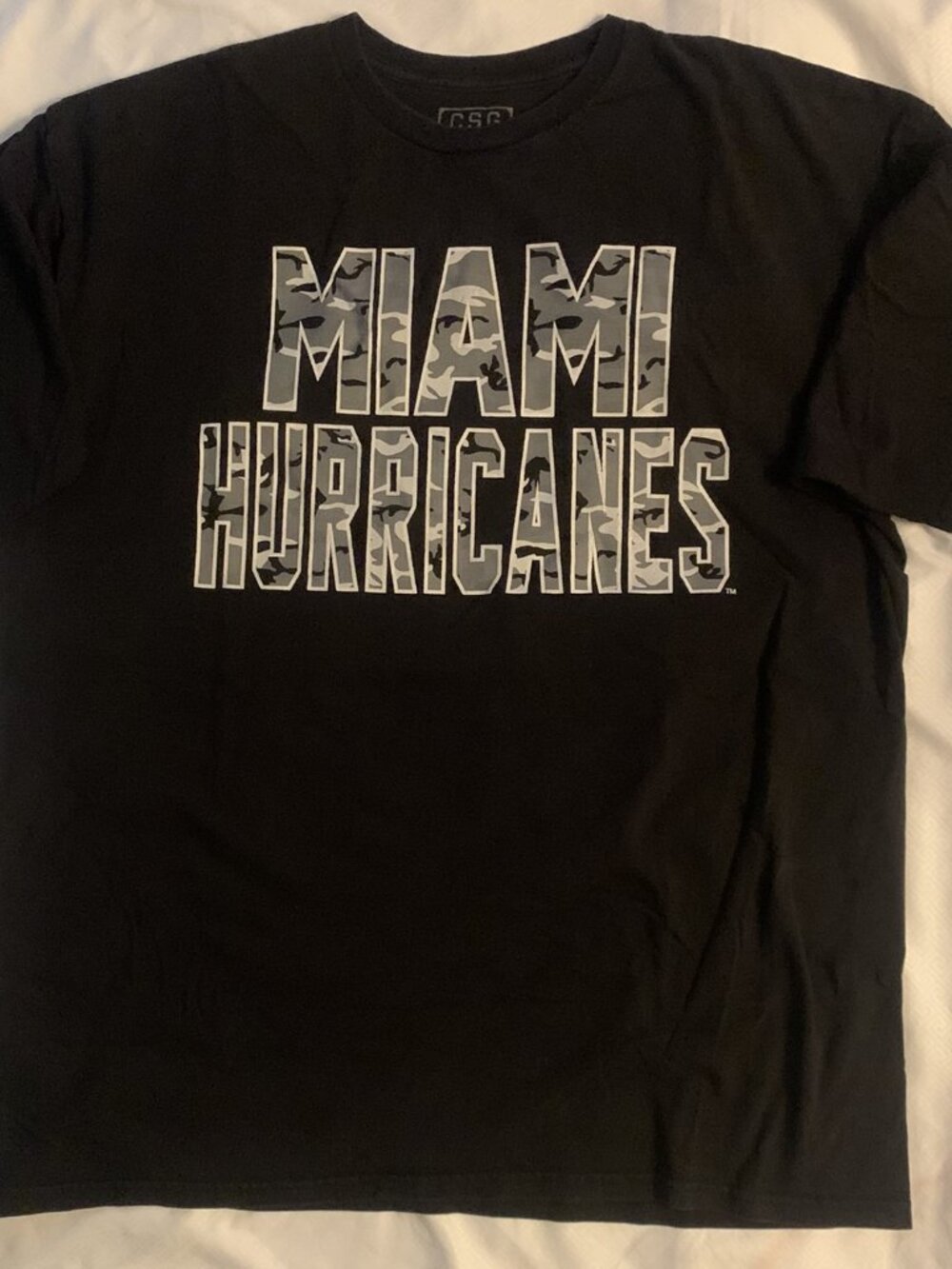Miami Hurricanes College Football Men's Shirt XL Camo Print Letters